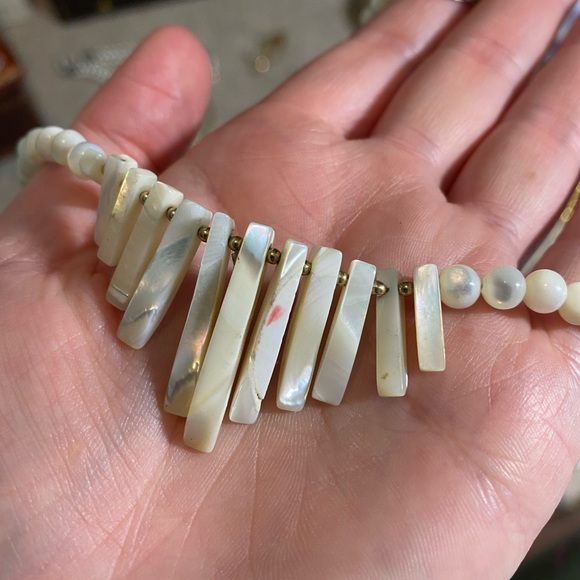 Vintage Mother of Pearl Necklace - Picture 4 of 5